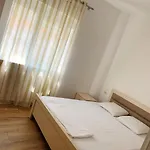 Ajli\'House